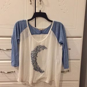 Billabong 3 quarter sleeve top!